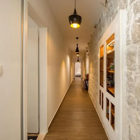 Aparthotel Vintage House Al Pozzo 4*