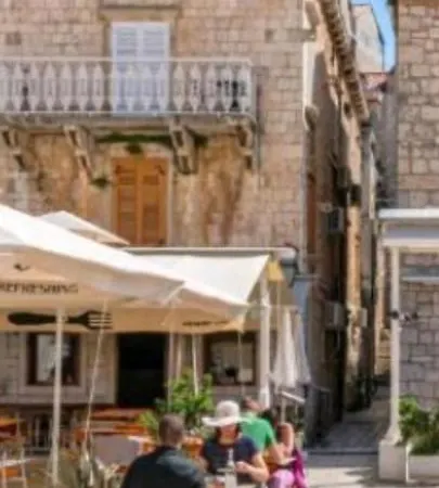 Vintage House Al Pozzo Aparthotel Hvar Town