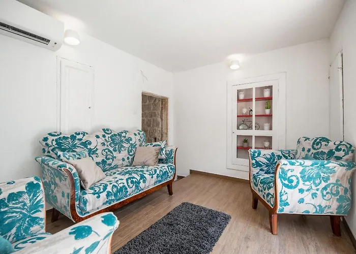 Vintage House Al Pozzo Aparthotel Hvar Town