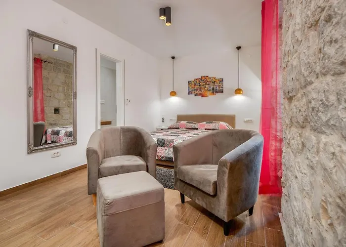 Vintage House Al Pozzo Aparthotel 4*